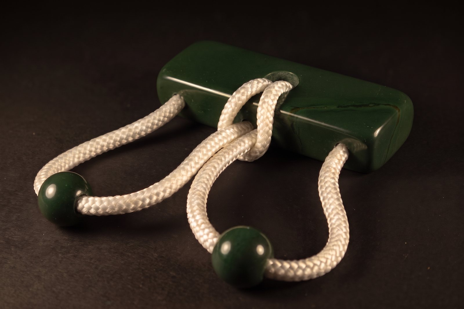 Amantes in green jasper