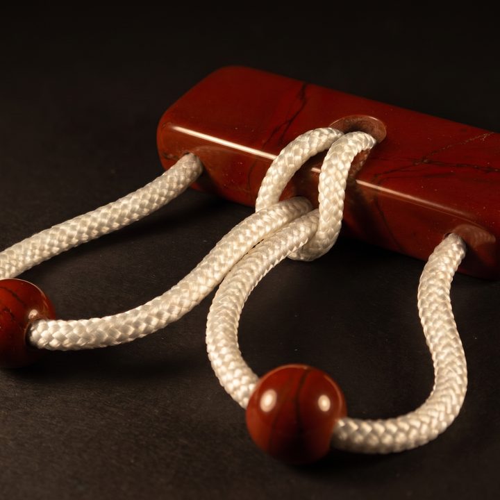 Amantes in red jasper