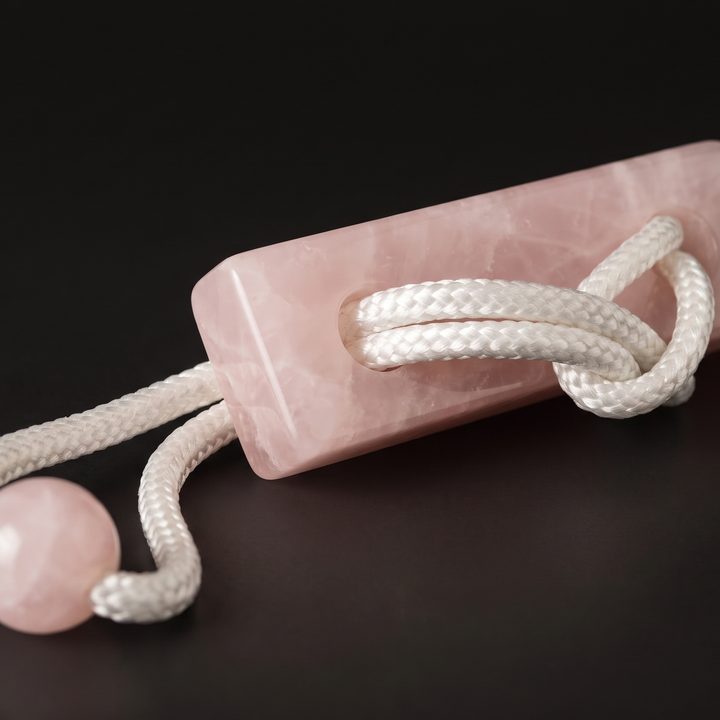 One Loop in rose quartz