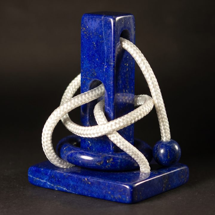 The da Vinci's Circle in lapis lazuli